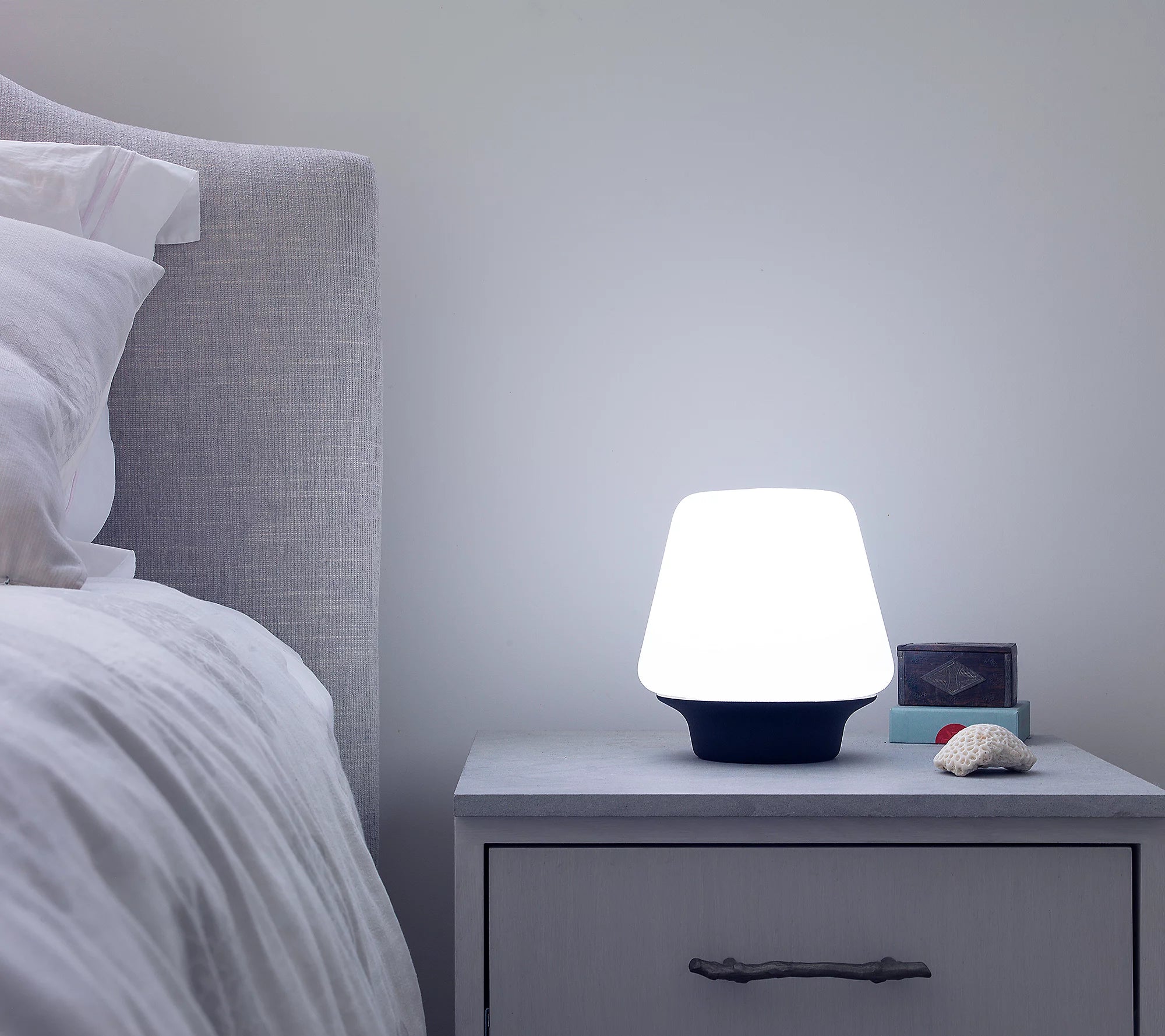 Philips Hue White Ambiance Wellness Dimmable LED Smart Table Lamp Black